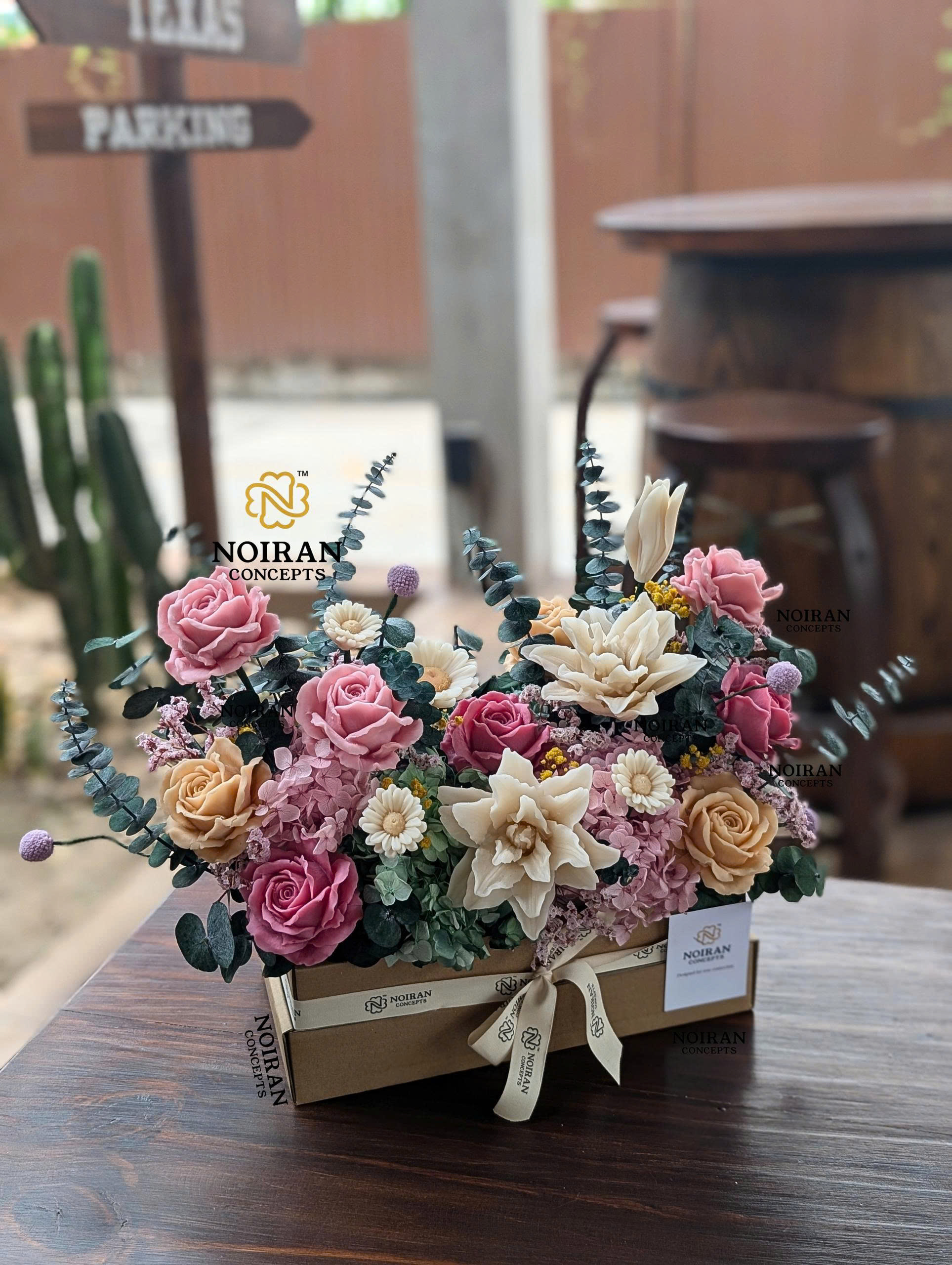 Hộp hoa nến thơm Garden No.1 của Noiran Concepts